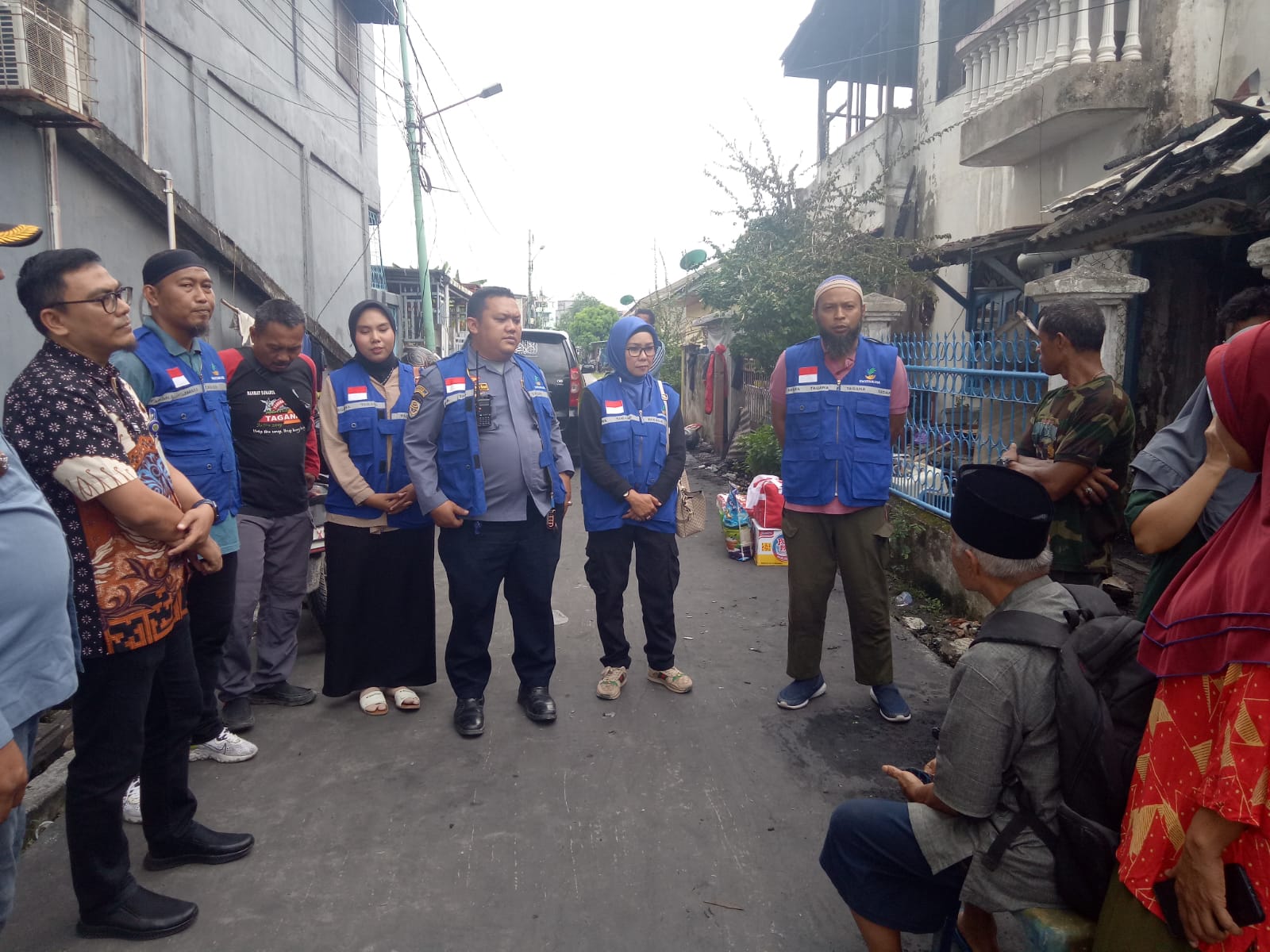 Penyerahan bantuan Bencana Kebakaran di RT. 012 Kel. Sukajadi Kec. Dumai Kota